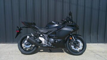 New 2025 Yamaha YZF-R3