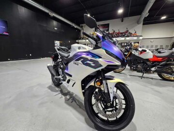 New 2025 Yamaha YZF-R3