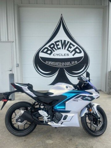 New 2025 Yamaha YZF-R3