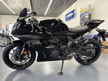 New 2025 Yamaha YZF-R7