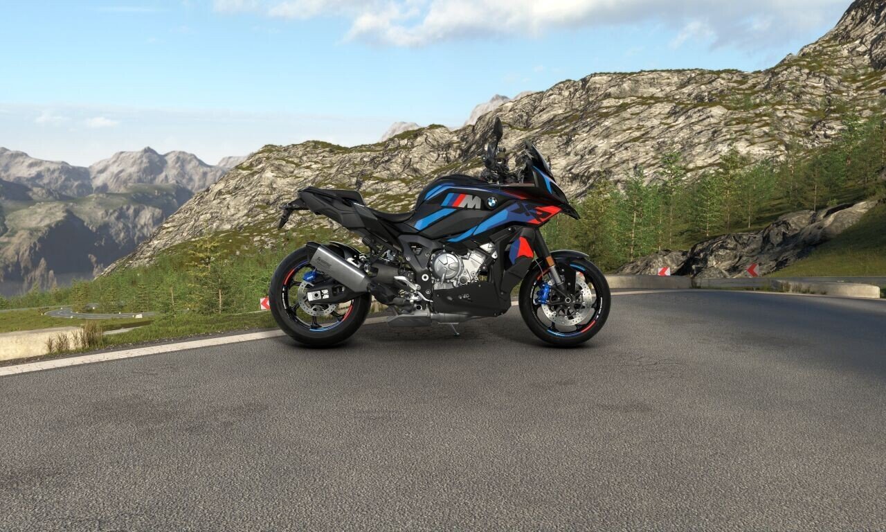 New 2026 BMW M1000XR