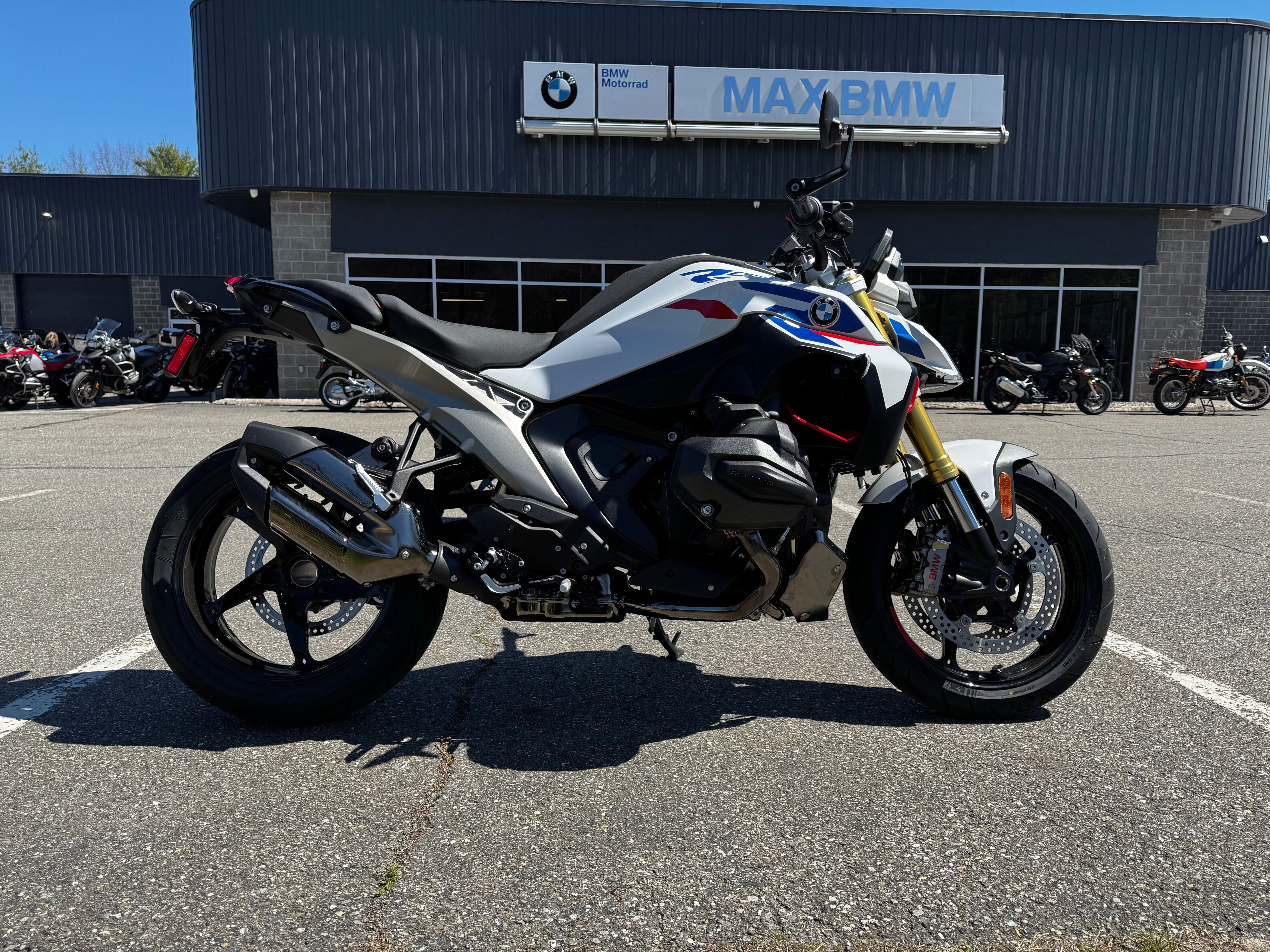 New 2026 BMW R1300R