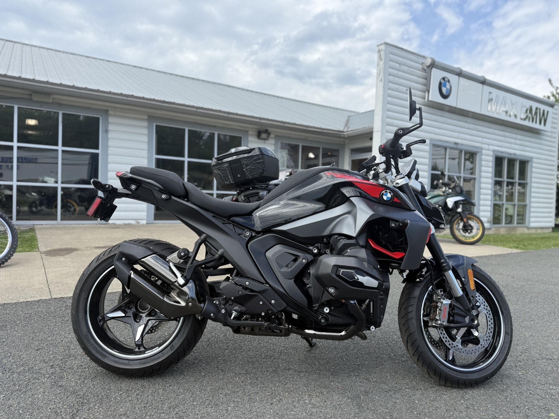 New 2026 BMW R1300R