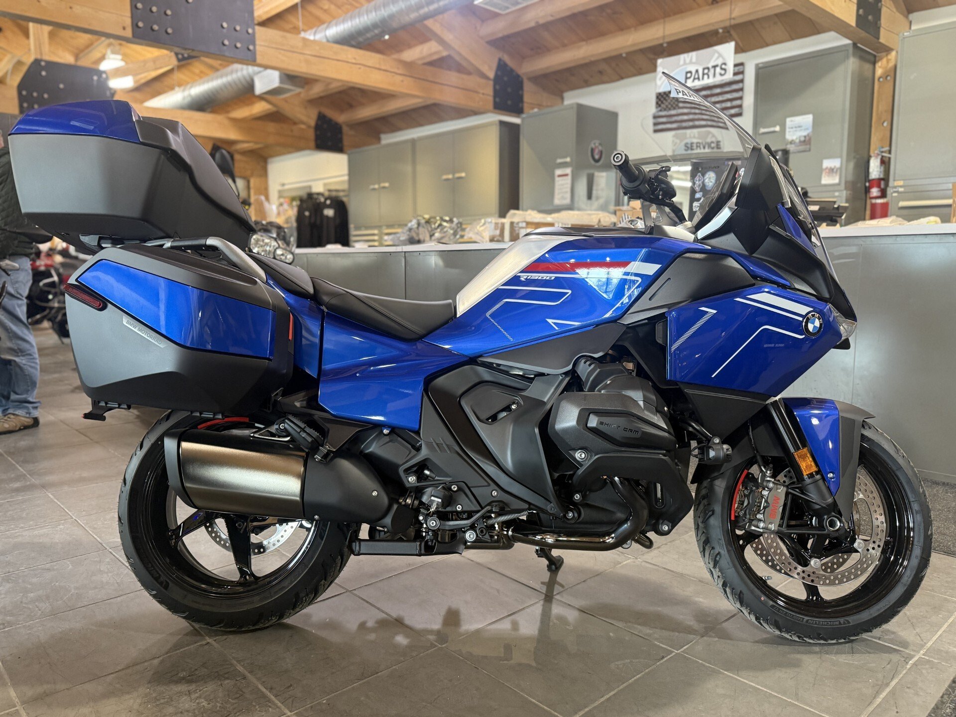 2026 BMW R1300RT