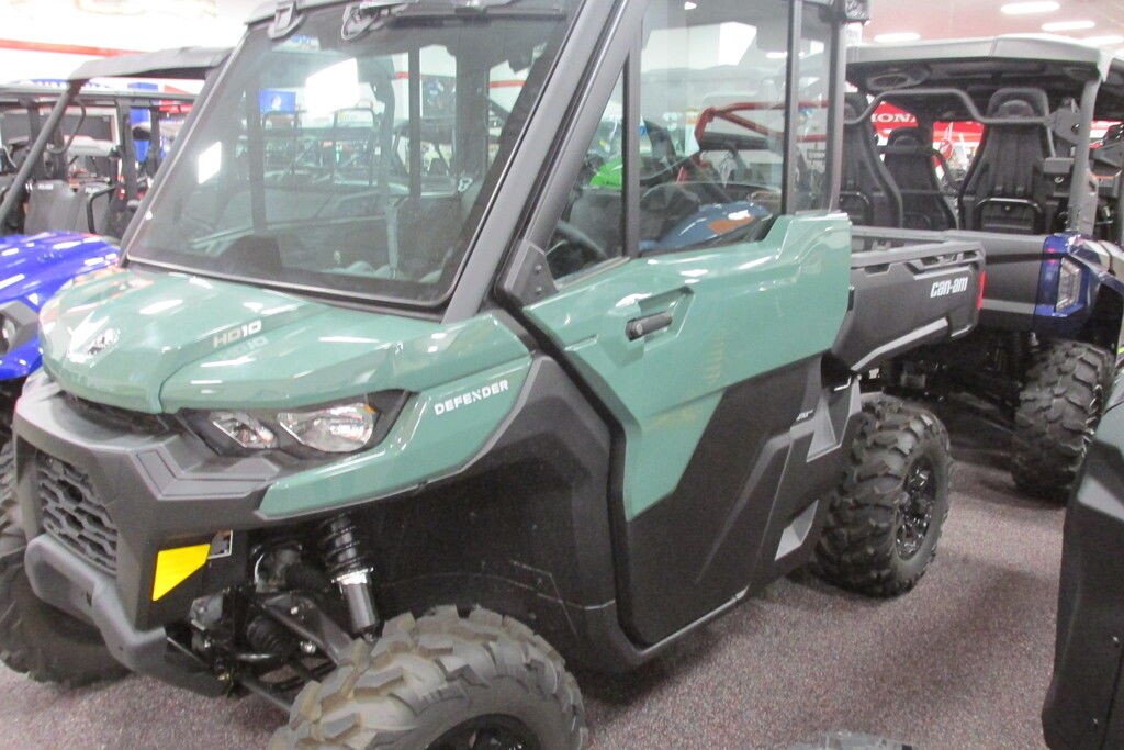 New 2026 Can-Am Defender DPS Cab HD10