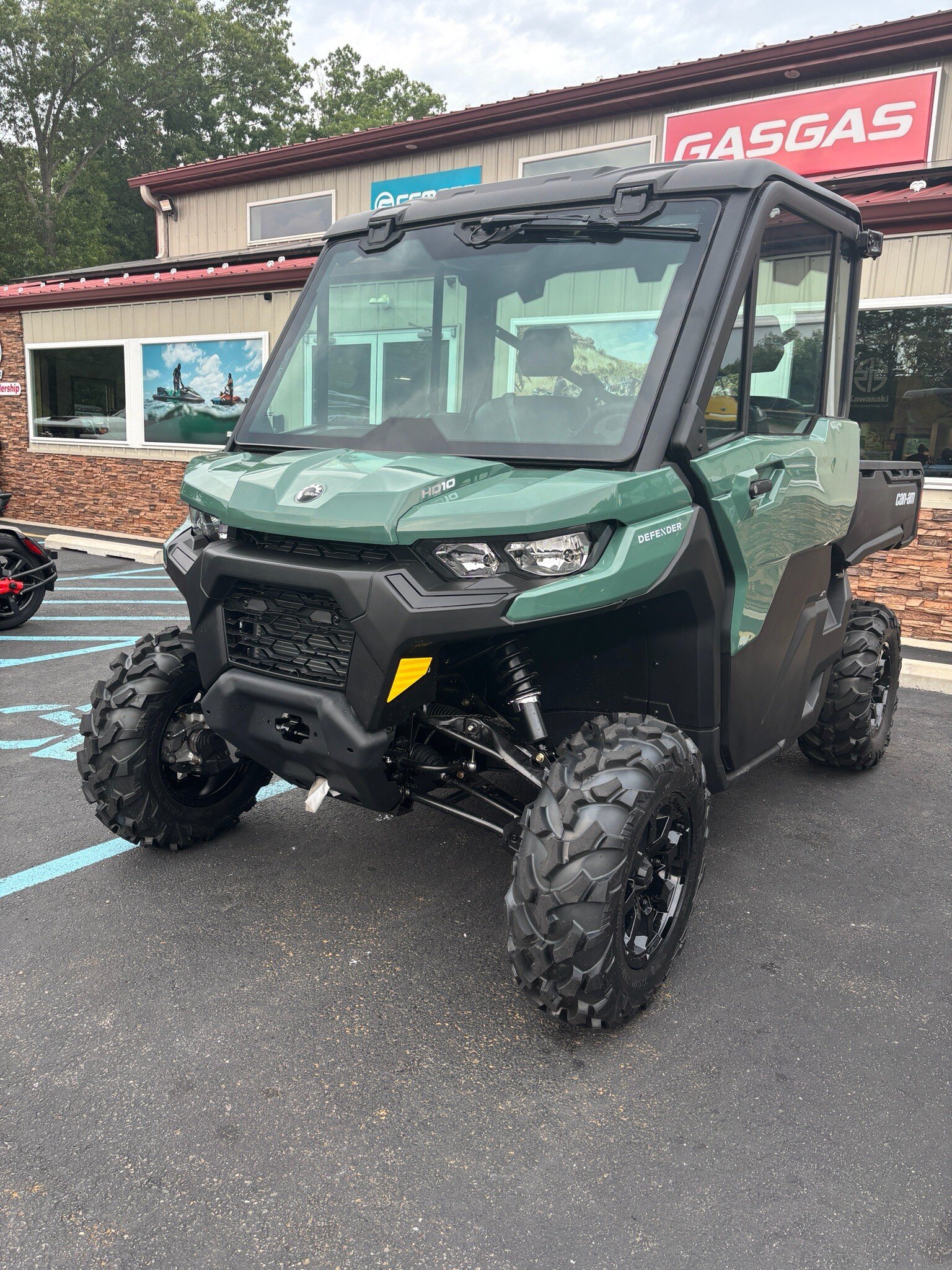 New 2026 Can-Am Defender DPS Cab HD10