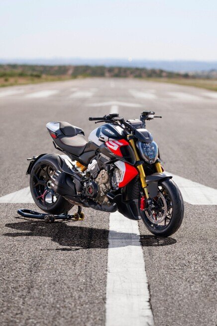 Photo 1 for New 2026 Ducati Diavel