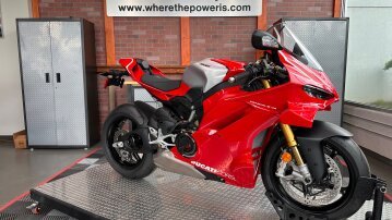 New 2026 Ducati Panigale V4 R