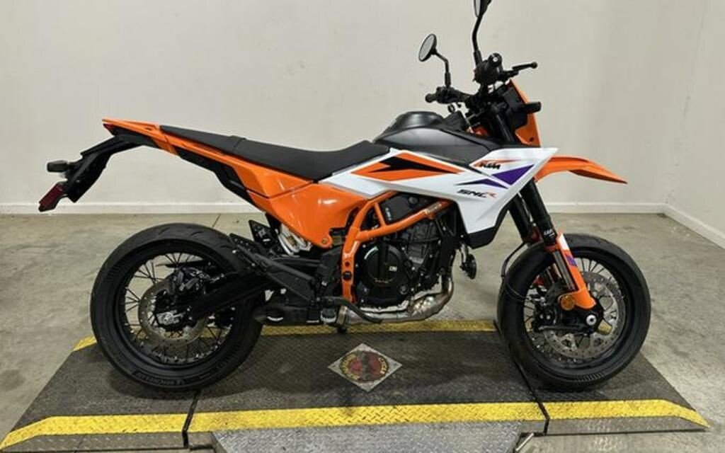 New 2026 KTM 390 SMC R