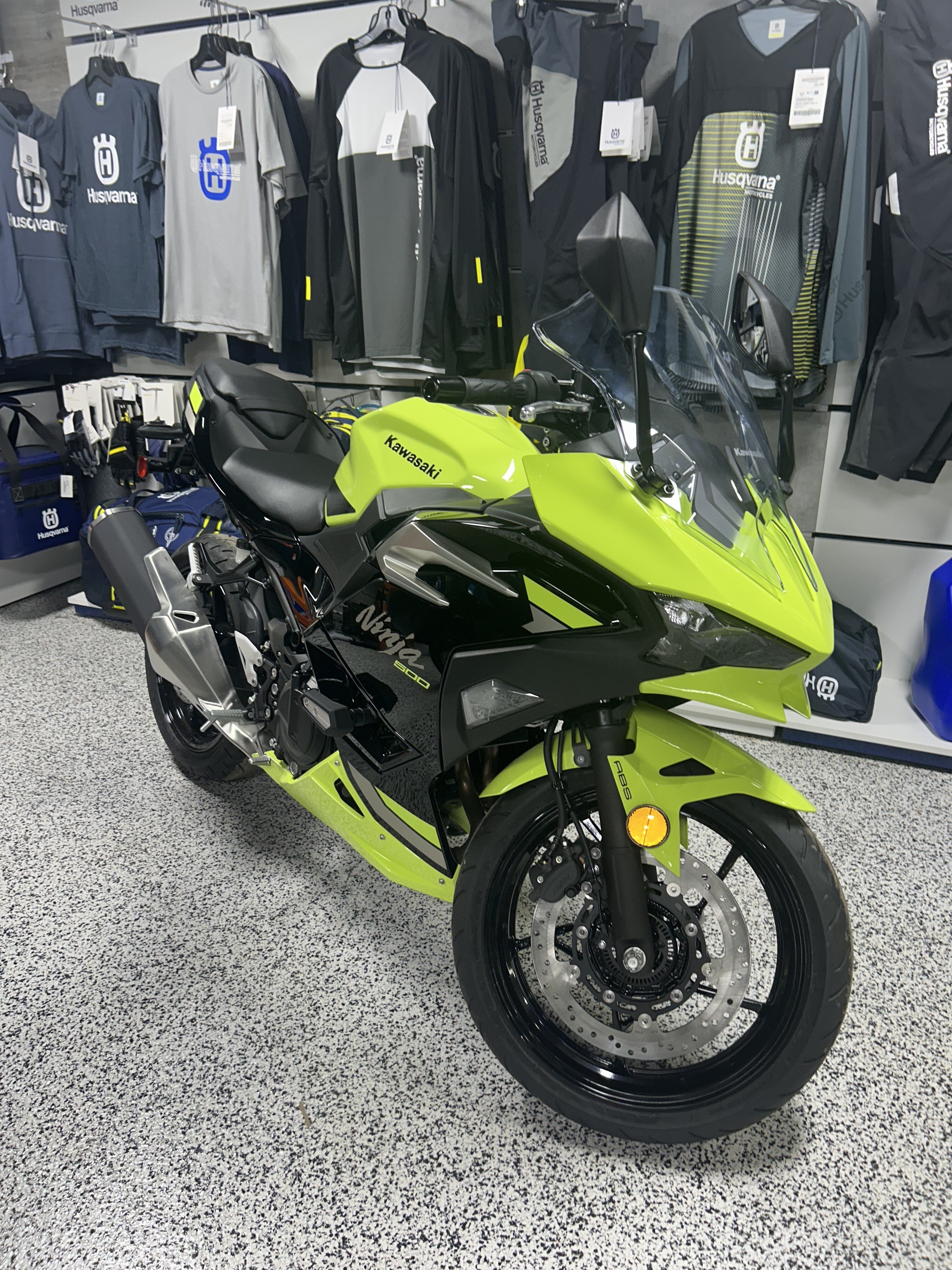 New 2026 Kawasaki Ninja 500 SE ABS