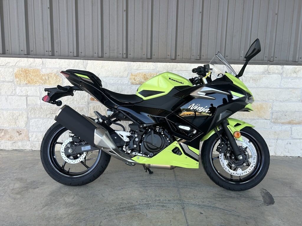New 2026 Kawasaki Ninja 500 SE ABS