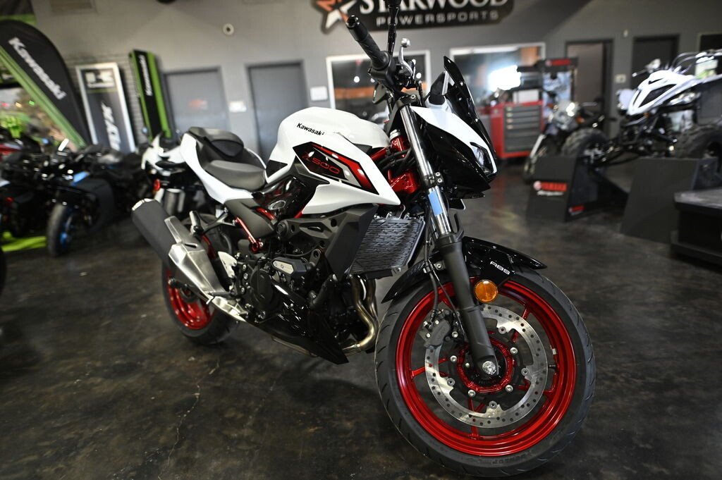 New 2026 Kawasaki Z500 SE ABS