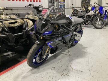 New 2026 Yamaha YZF-R1M