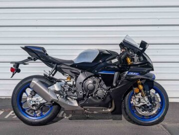 New 2026 Yamaha YZF-R1M