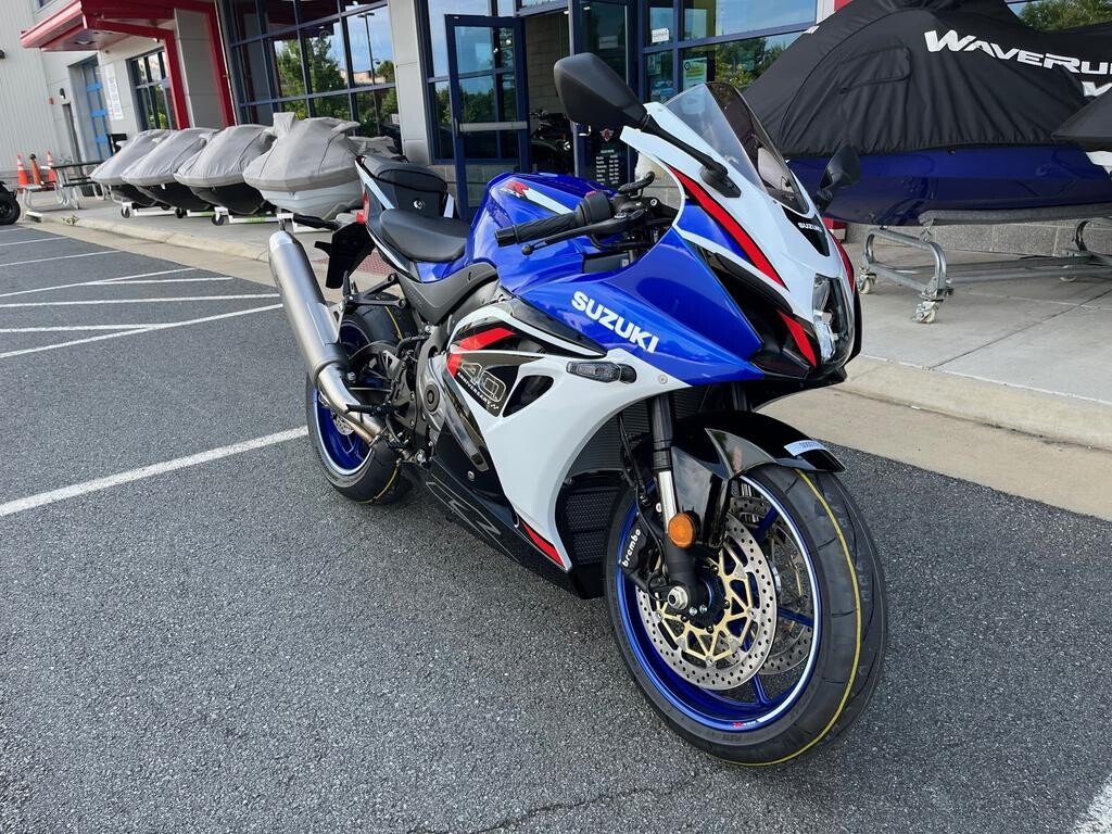 New 2027 Suzuki GSX-R1000