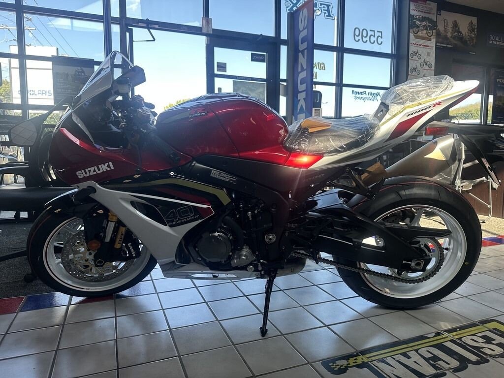 New 2027 Suzuki GSX-R1000R