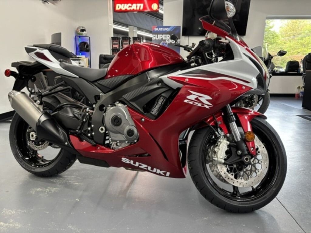 New 2027 Suzuki GSX-R600