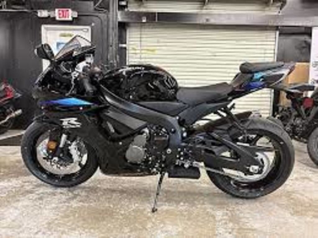 New 2027 Suzuki GSX-R750
