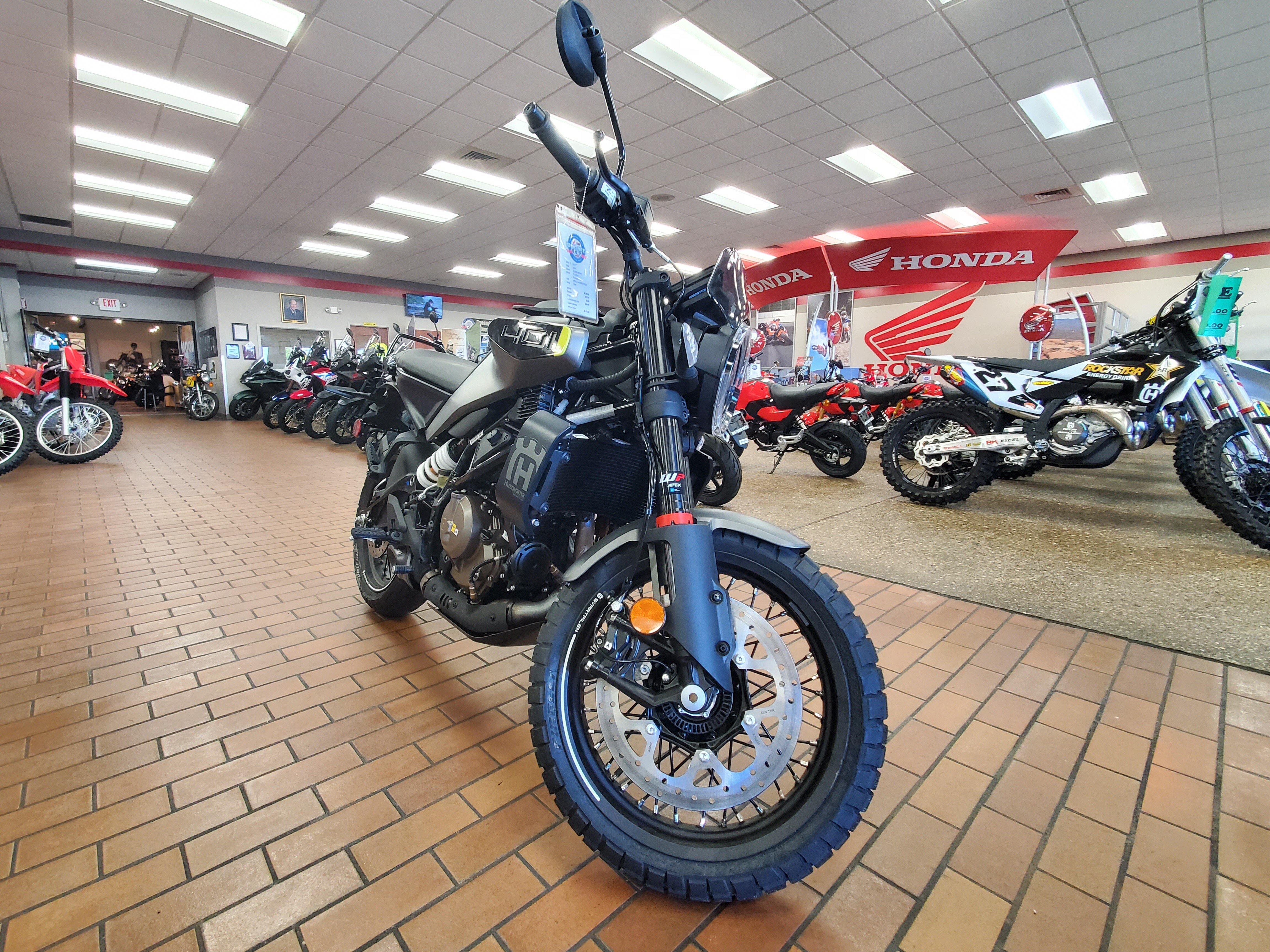 New 2024 Husqvarna Svartpilen