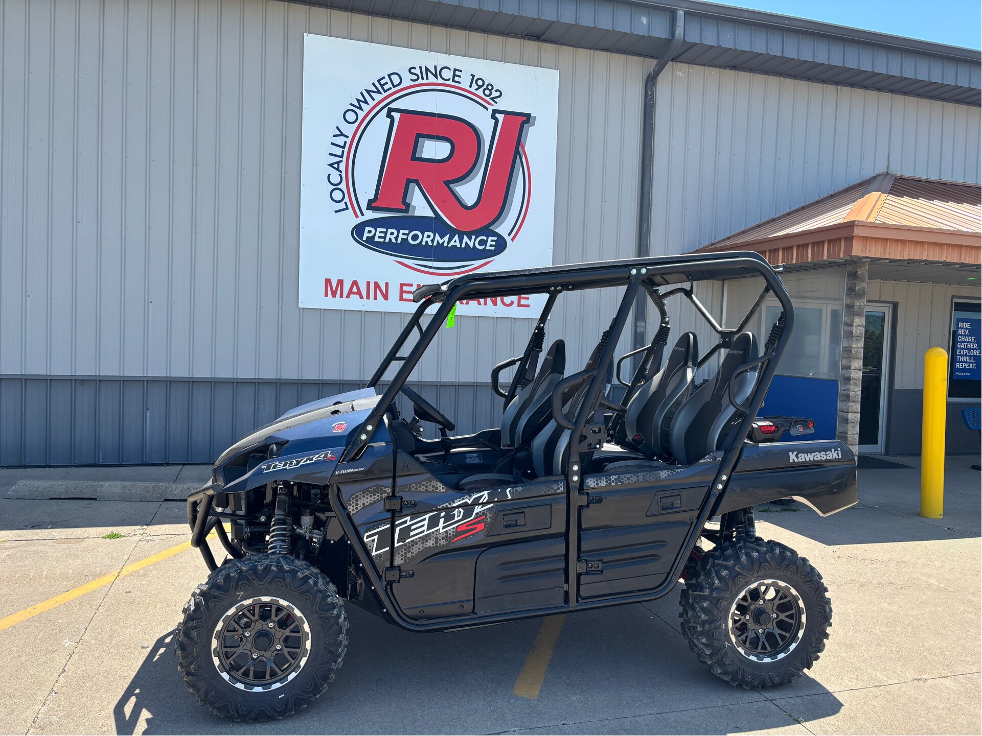 New 2025 Kawasaki Teryx4 S LE