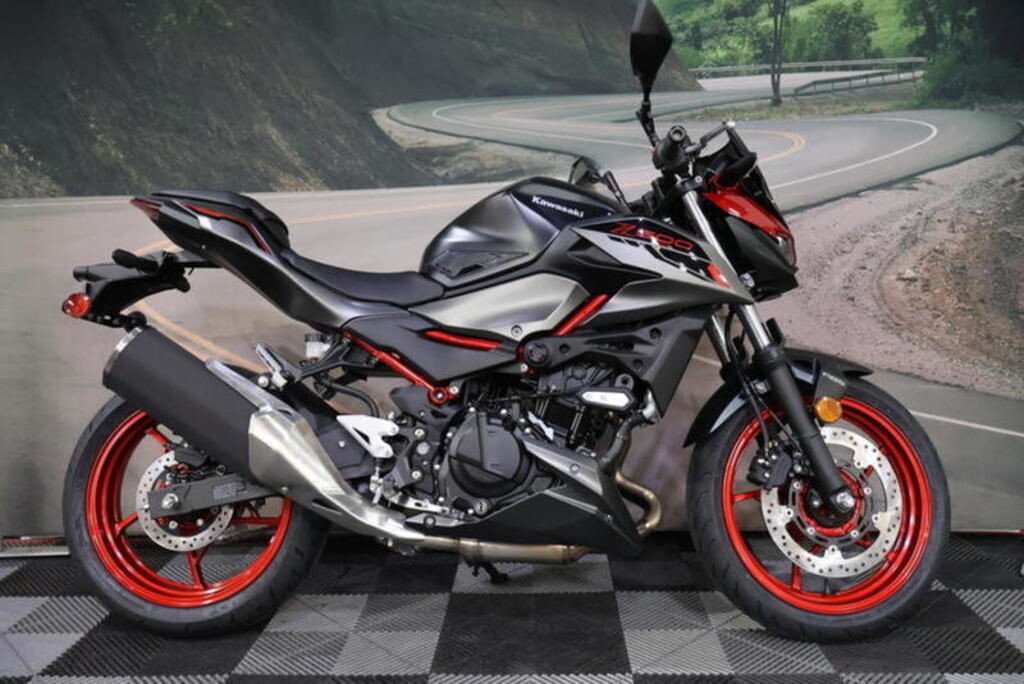 New 2025 Kawasaki Z500 SE ABS