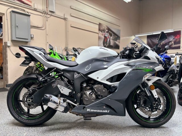 2021 Kawasaki Ninja ZX-6R ABS