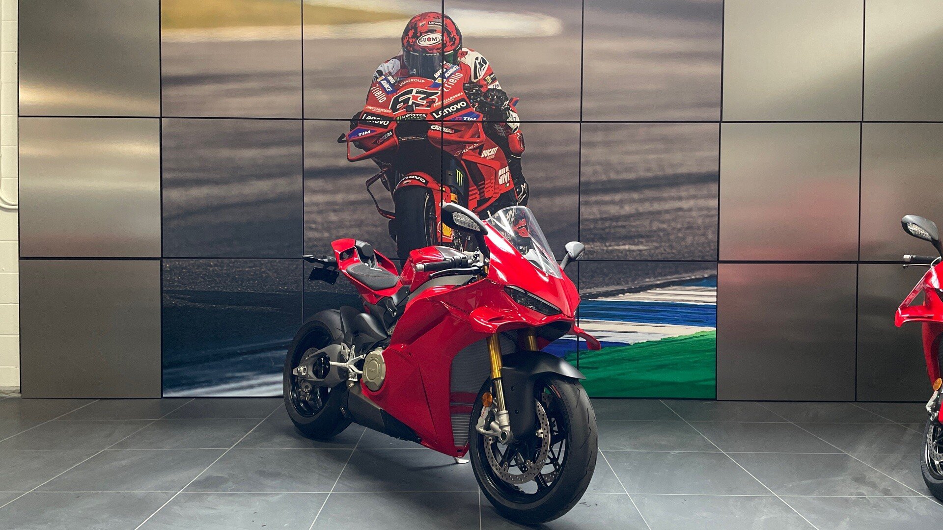 New 2025 Ducati Panigale V4