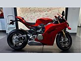 New 2025 Ducati Panigale V4