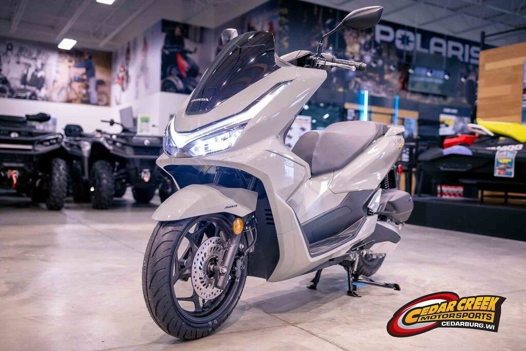New 2025 Honda PCX150