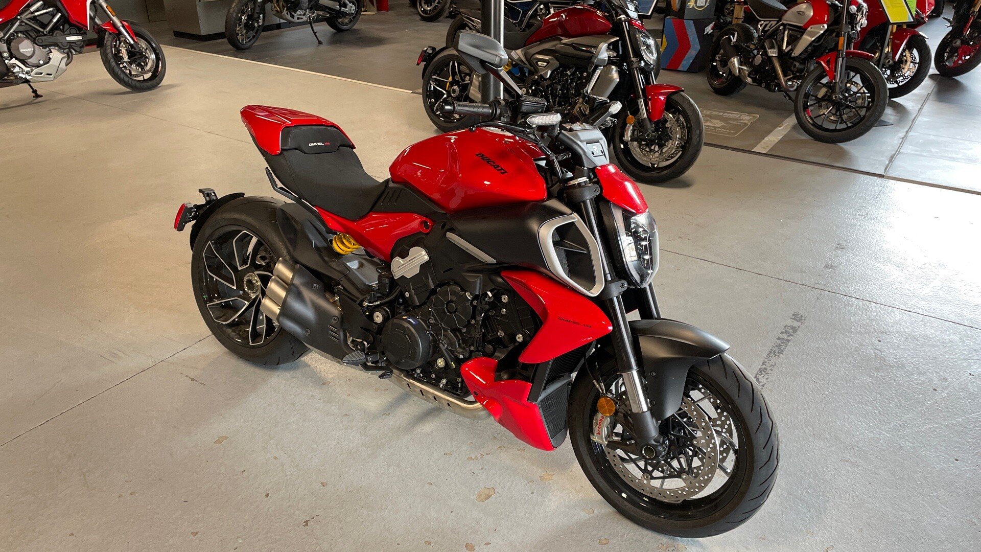 New 2025 Ducati Diavel V4