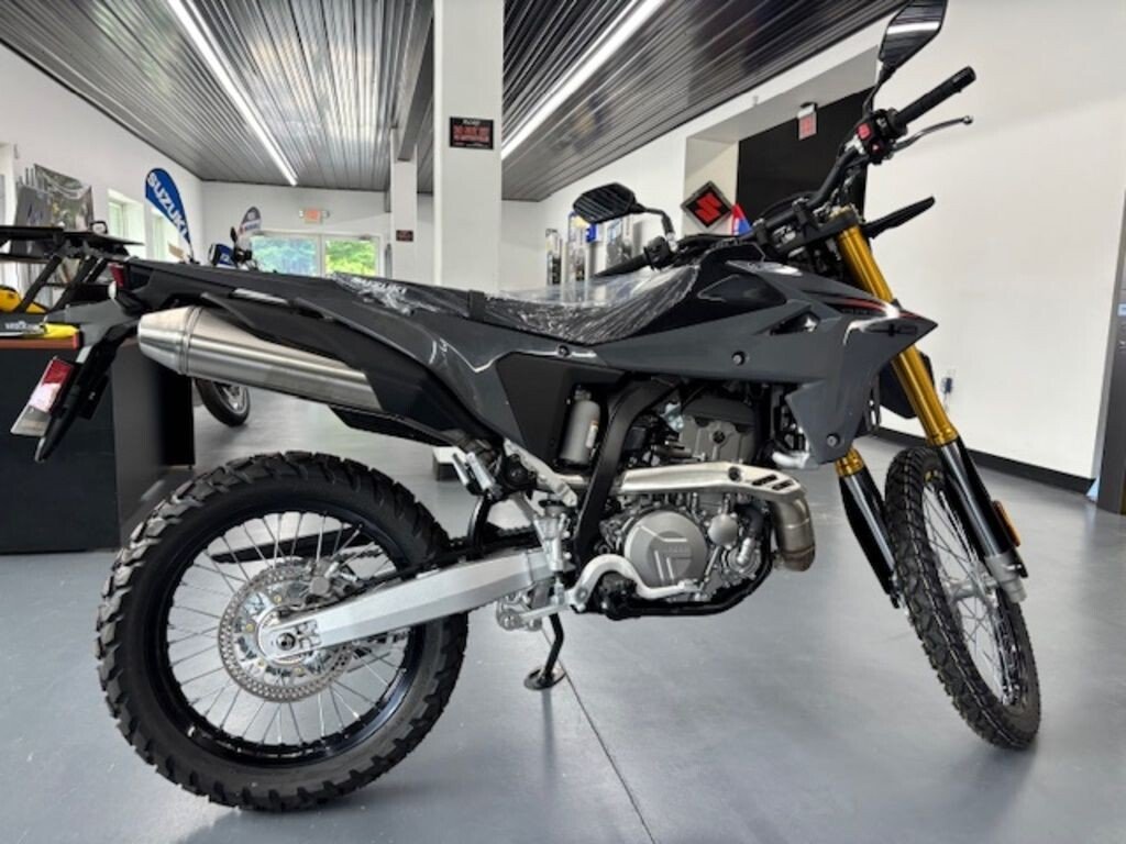 New 2025 Suzuki DR-Z4S