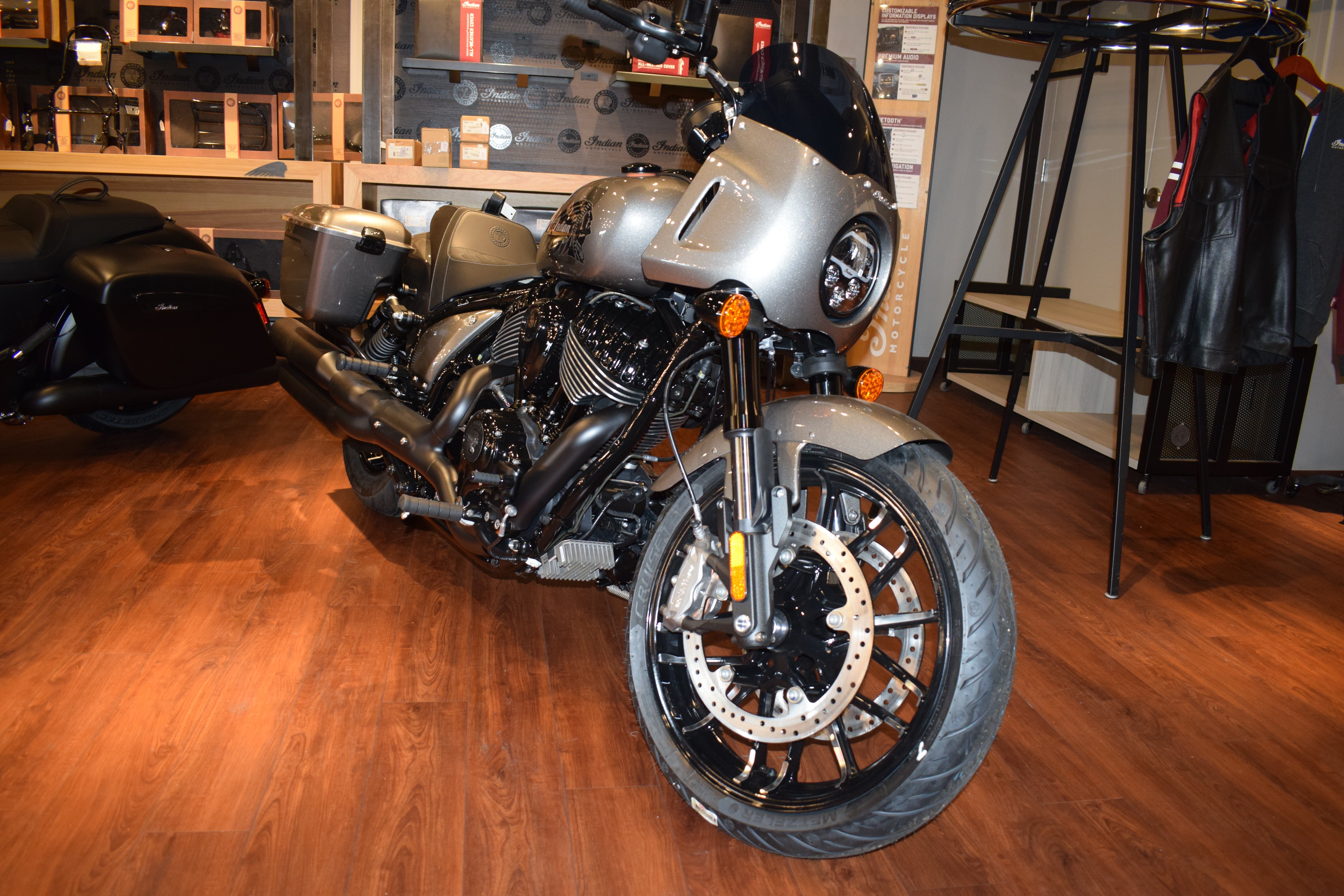 New 2025 Indian Sport Chief RT Dark Horse w/ABS