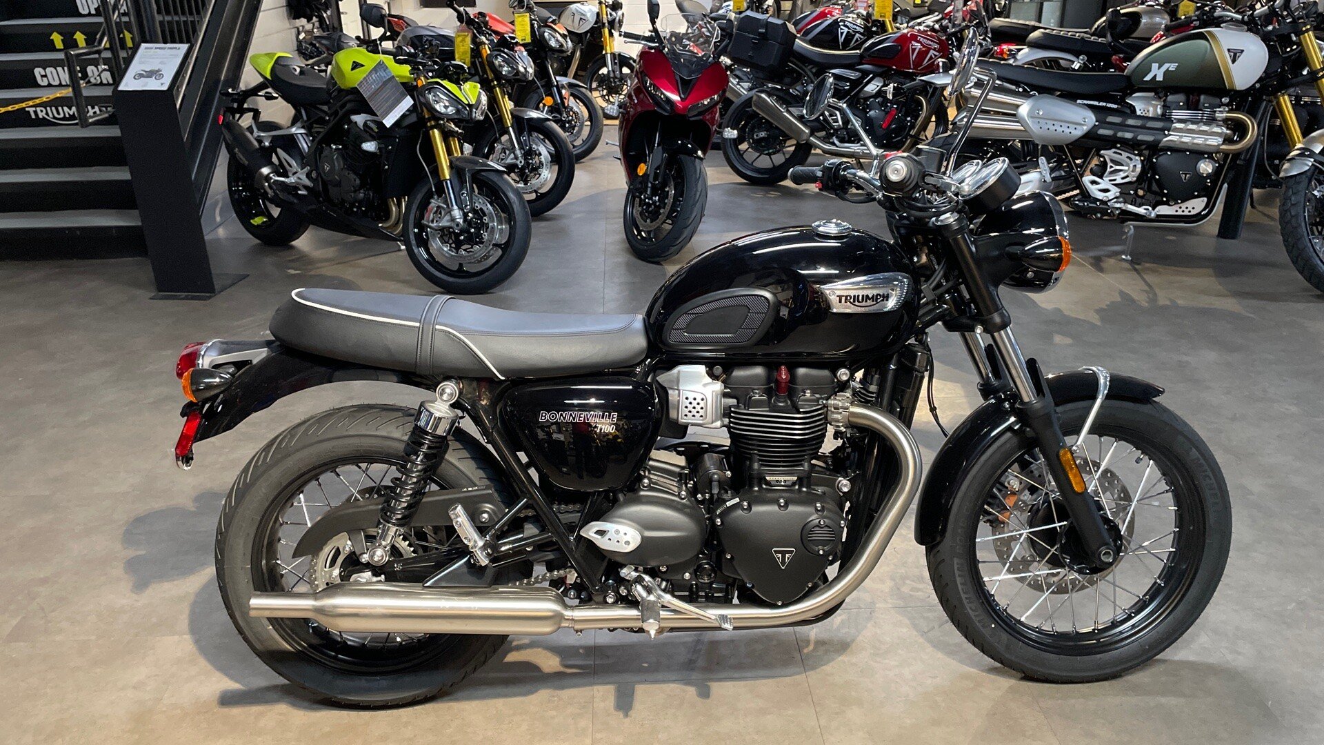 New 2025 Triumph Bonneville 900 T100