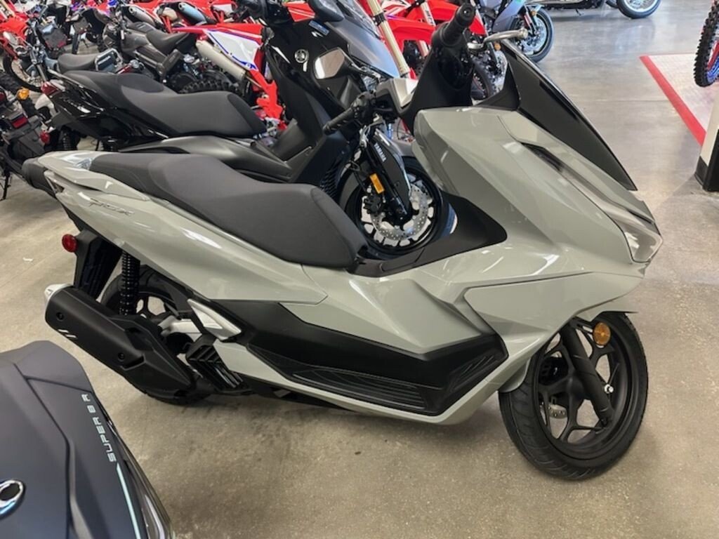 New 2025 Honda PCX150