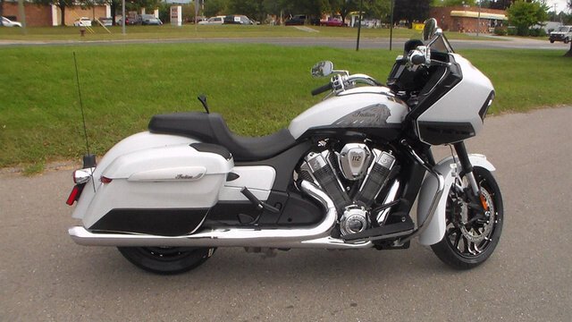 New 2025 Indian Challenger Limited w/ ABS