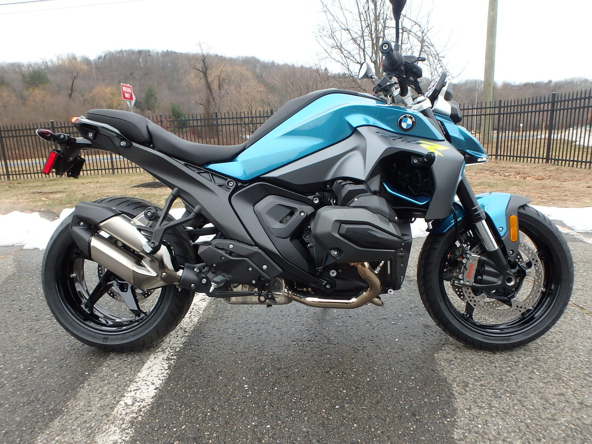 New 2026 BMW R1300R