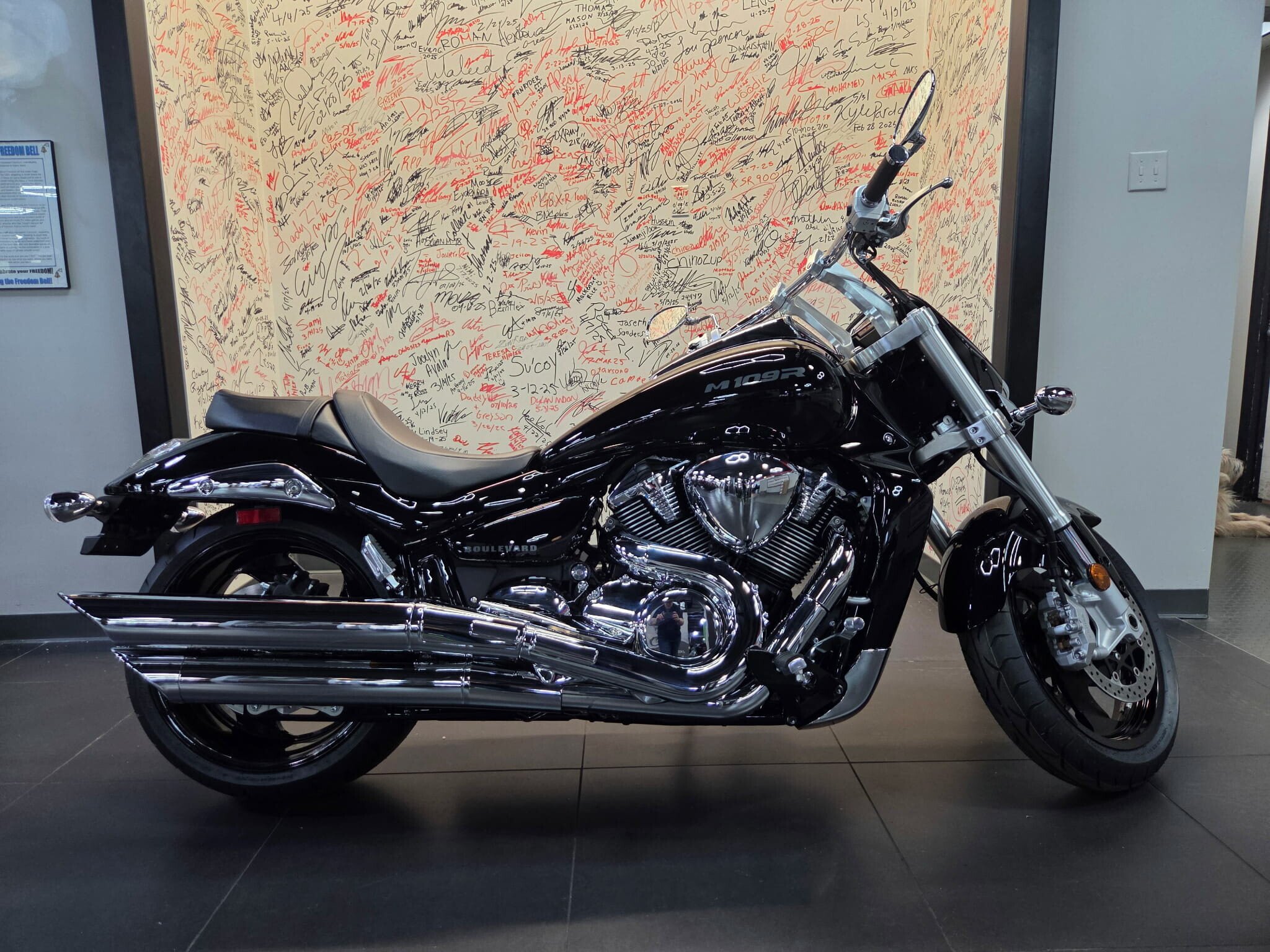New 2025 Suzuki Boulevard 1800 M109R
