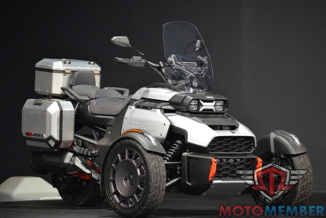 New 2025 Can-Am Canyon XT