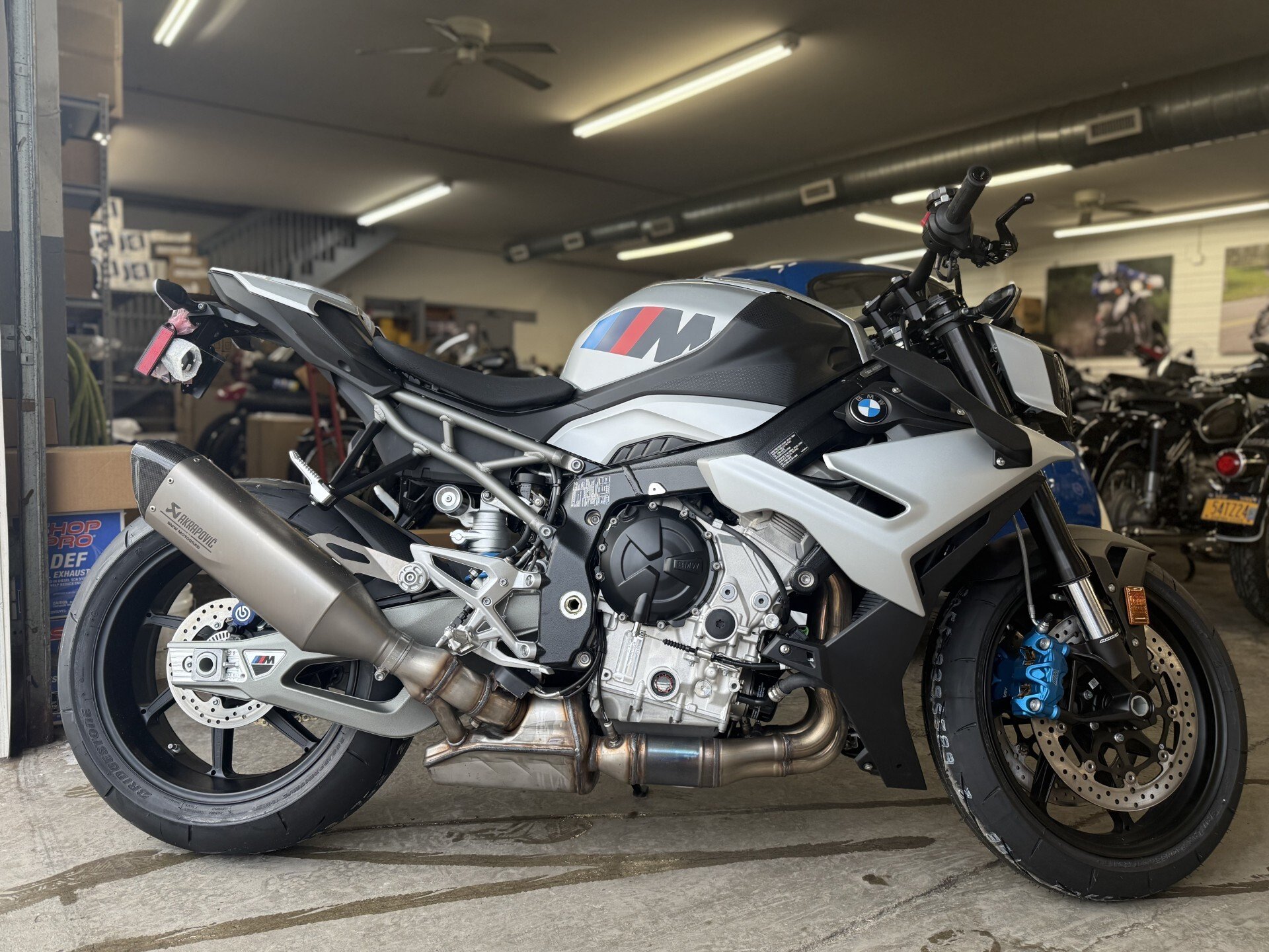 New 2026 BMW M1000R
