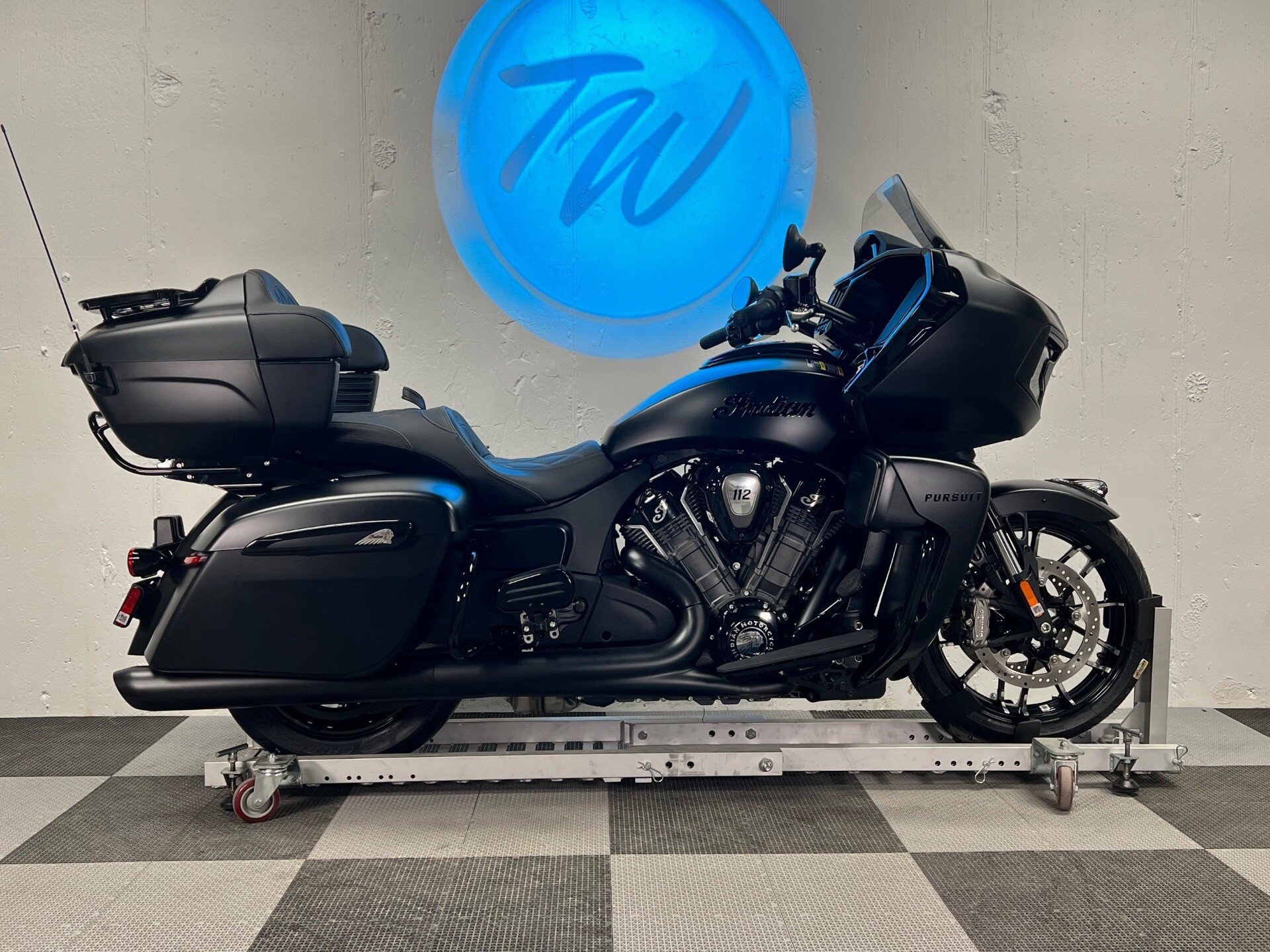 New 2025 Indian Pursuit Dark Horse