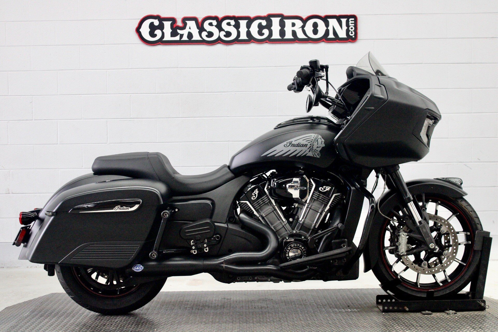 2022 Indian Challenger Dark Horse w/ ABS