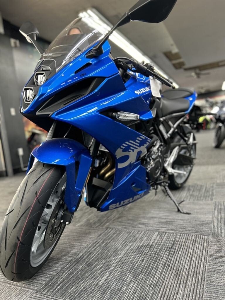 New 2025 Suzuki GSX-8R