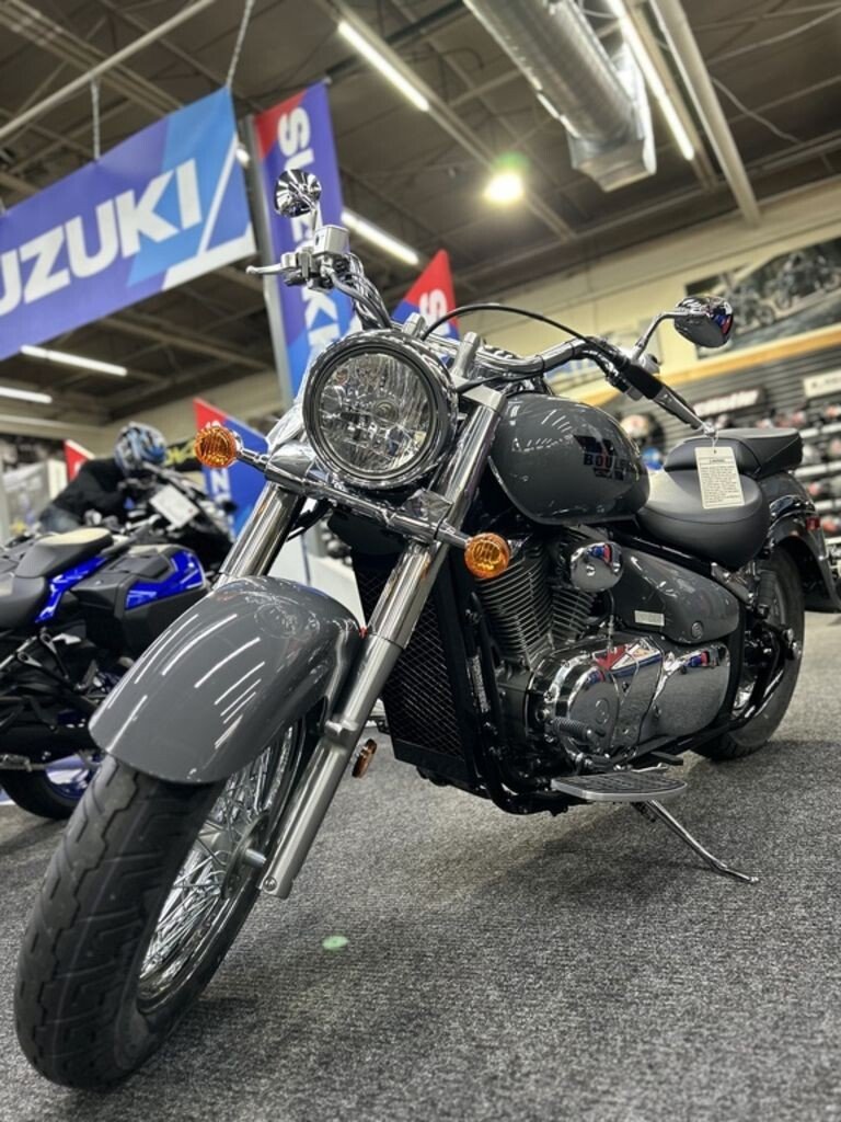 New 2025 Suzuki Boulevard 800