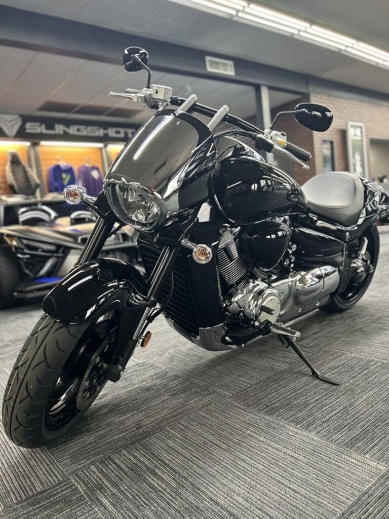 New 2025 Suzuki Boulevard 1800 M109R