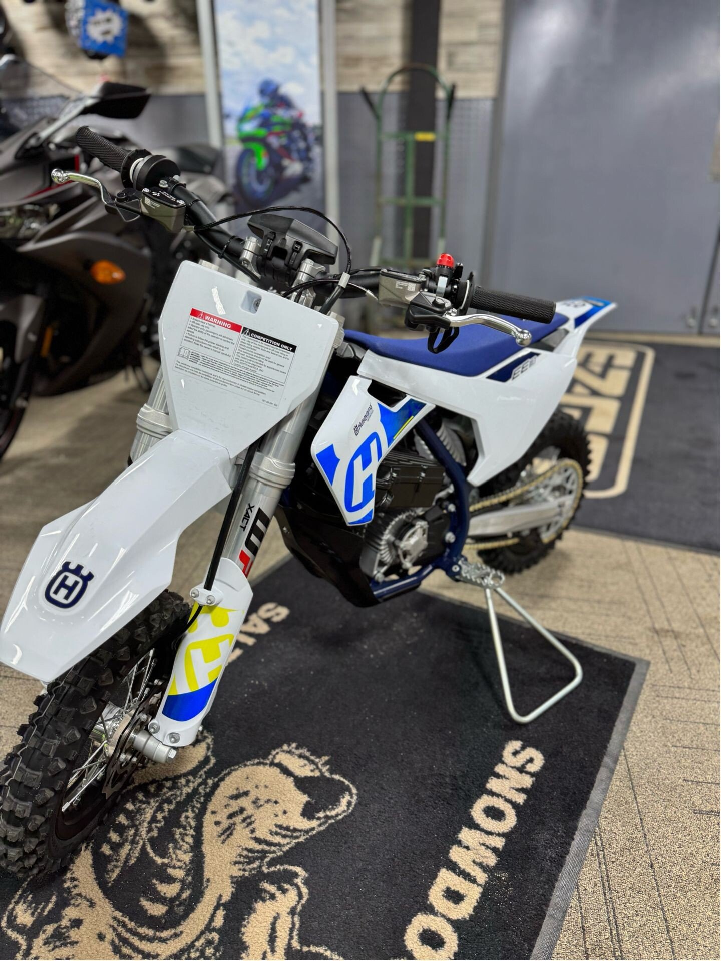 New 2024 Husqvarna EE 3