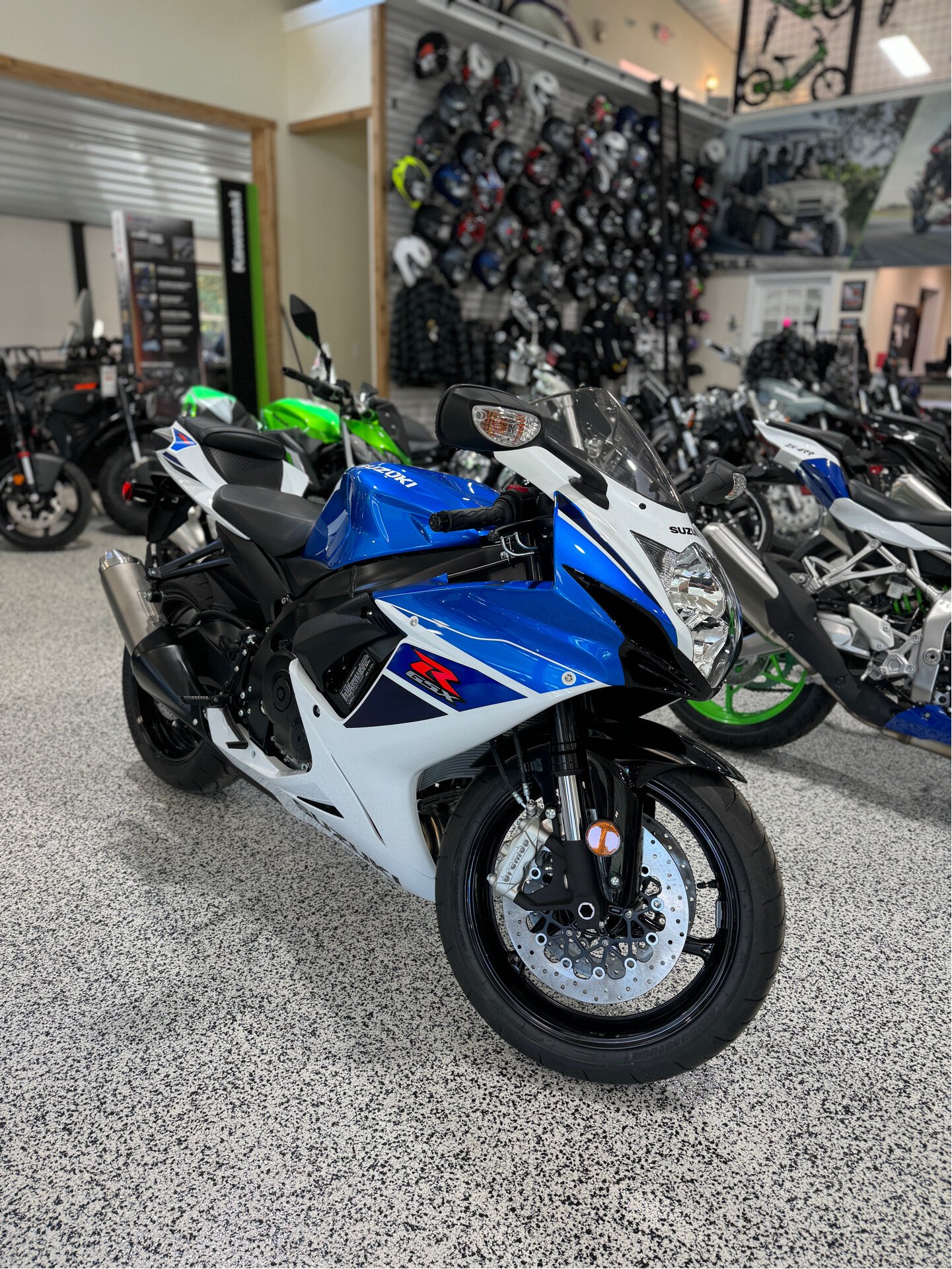 New 2025 Suzuki GSX-R600