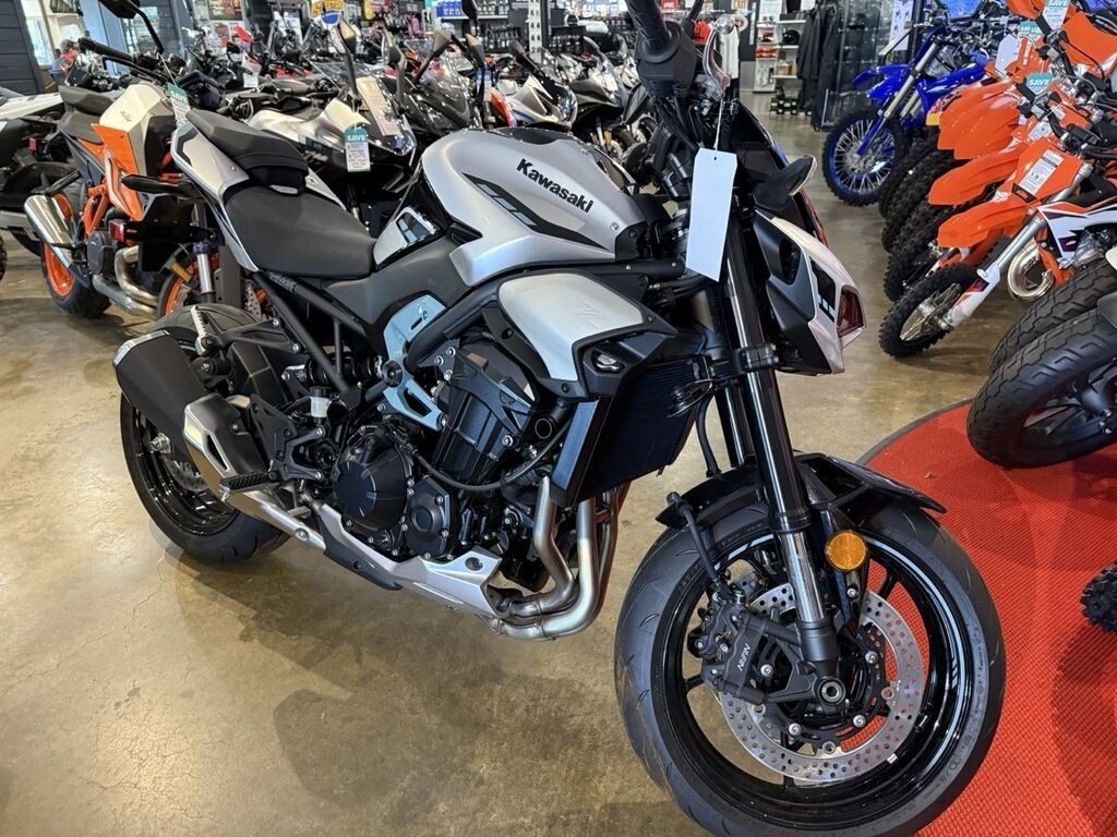 New 2025 Kawasaki Z900
