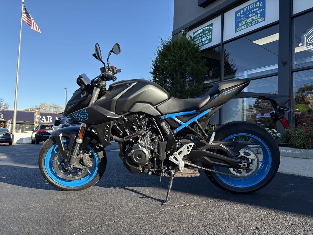 New 2024 Suzuki GSX-8S