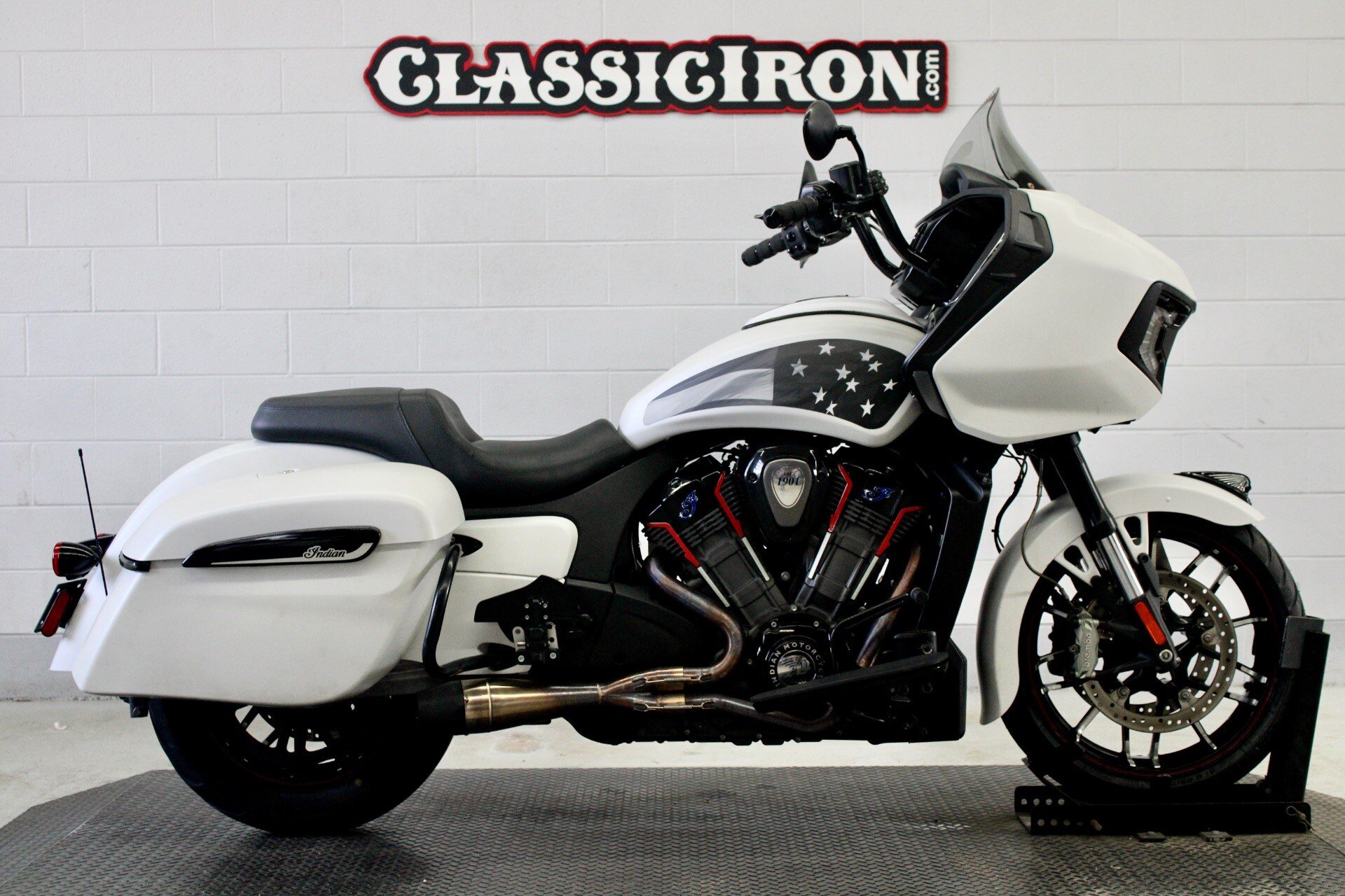 2021 Indian Challenger Dark Horse