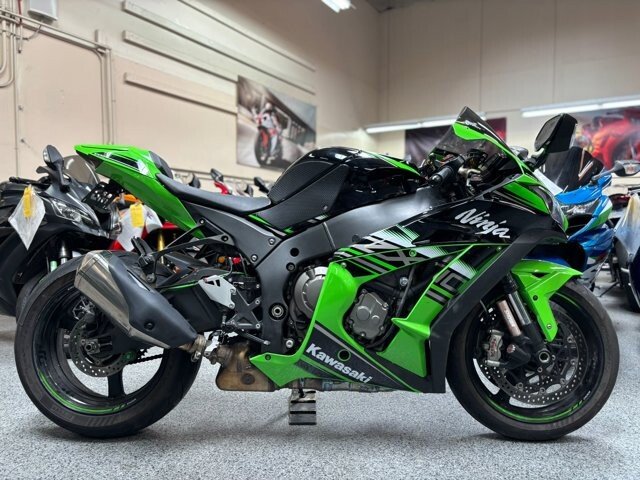 2018 Kawasaki Ninja ZX-10R Base Specifications, Photos, and Model Info